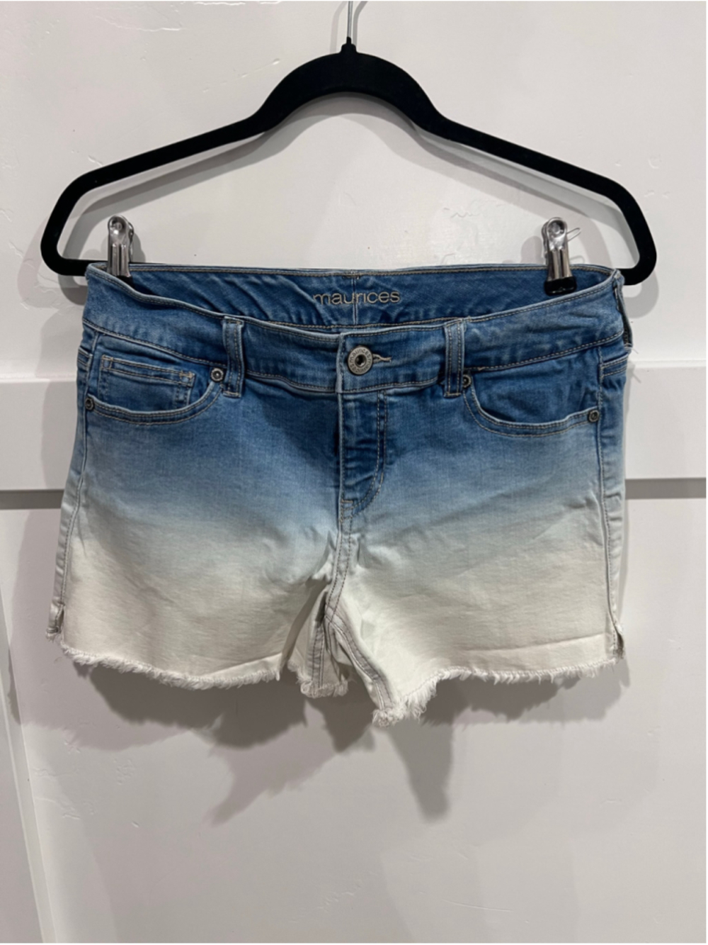 Women's Maurices Ombre Jean Shorts Size 3 Blue and White